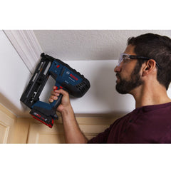Factory Reconditioned Bosch 18V Brushless Lithium-Ion 16-Gauge Cordless Angled Finish Nailer Kit (2 Ah)