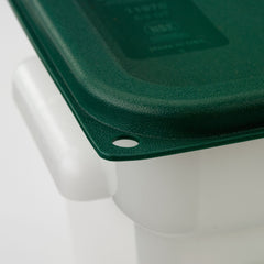 Carlisle 1197008 7.31 in. x 7.31 in. x 0.63 in. Squares Food Storage Container Lid - Forest Green