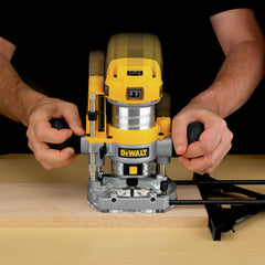 Dewalt DWP611PK 110V 7 Amp Variable Speed 1-1/4 HP Corded Compact Router with LED Combo Kit